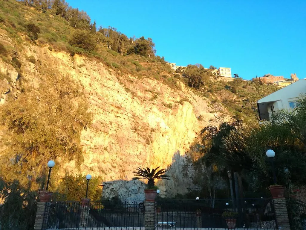 Apartment Holiday Rentals Taormina